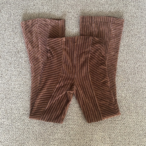 🎉HP🎉🎉Free People high rise flare legging - Picture 6 of 8
